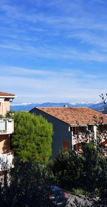 Studio Cosy Avec Terrasse Et Garage Saint-Laurent Du Var Limitrophe Nice Bagian luar foto